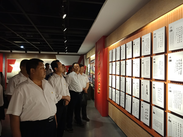 隴運(yùn)集團(tuán)公司黨委開展“不忘初心、牢記使命”紀(jì)念建黨98周年主題黨日活動(dòng)