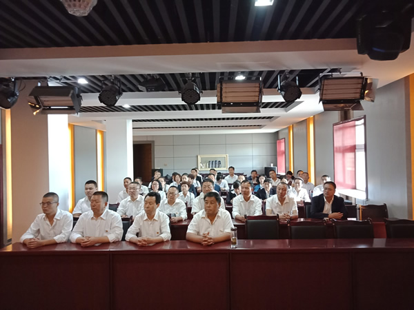 隴運(yùn)集團(tuán)公司黨委開展“不忘初心、牢記使命”紀(jì)念建黨98周年主題黨日活動(dòng)