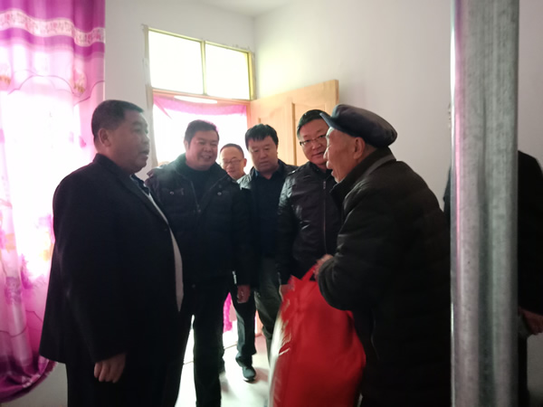 隴運集團公司開展“解難題、辦實事、送溫暖”主題黨日活動